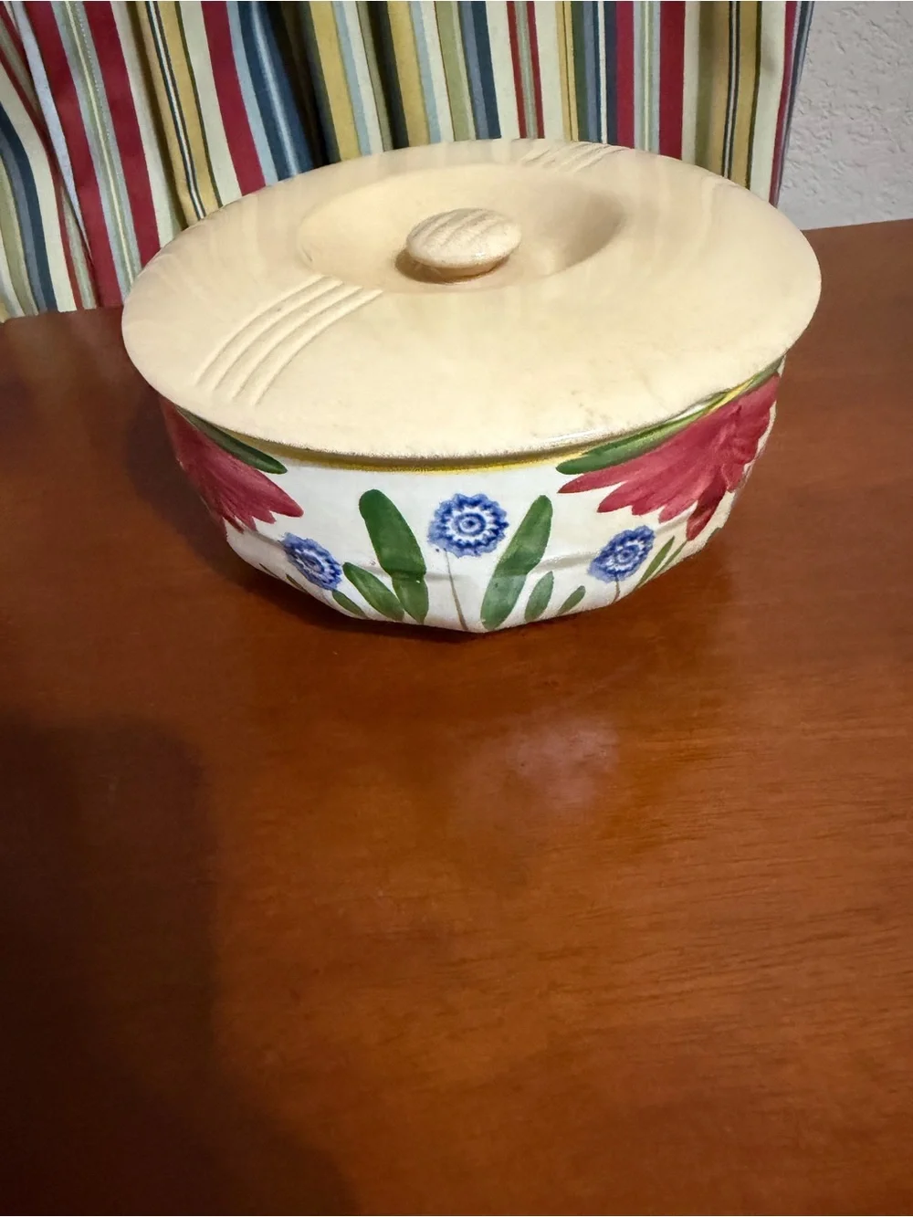 Nimy Imperiale Royal Stick Bowl with Lid. Made in Belgium. 7x3”